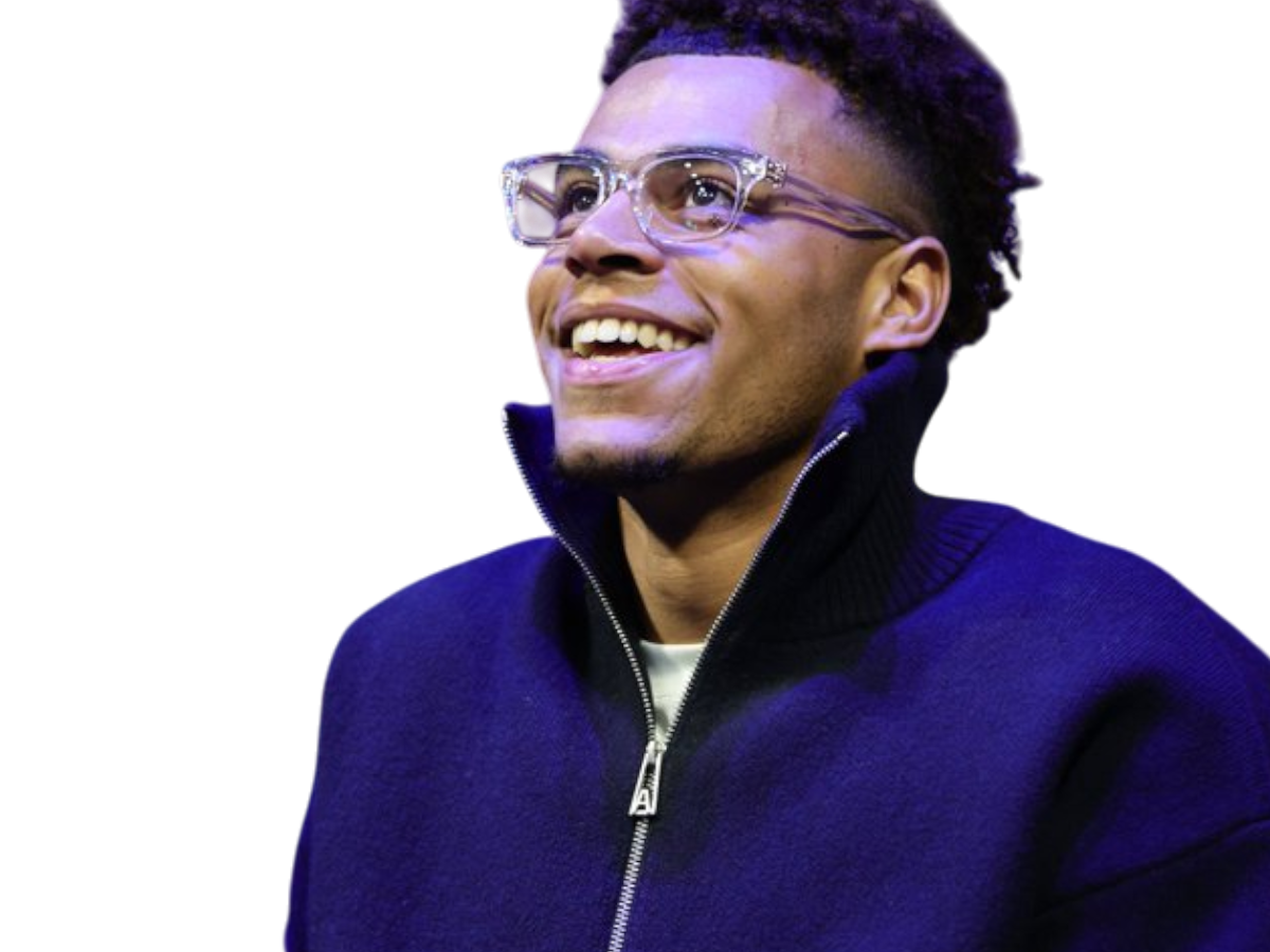 desire doue sourire lunettes regard vers le haut