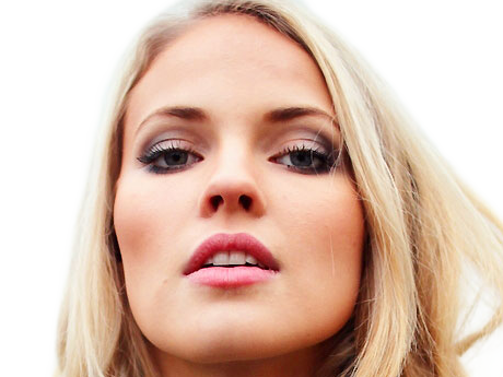 emilie voe nereng bloggeuse chanteuse instagrameuse influenceuse femme norvegienne scandinave cheveux-blonds yeux-bleus vingtaine vingtenaire annees-2010s