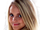 emilie-voe-nereng-bloggeuse-chanteuse-instagrameuse-influenceuse-femme-norvegienne-scandinave-cheveux-blonds-yeux-bleus-vingtaine-vingtenaire-annees-2010s