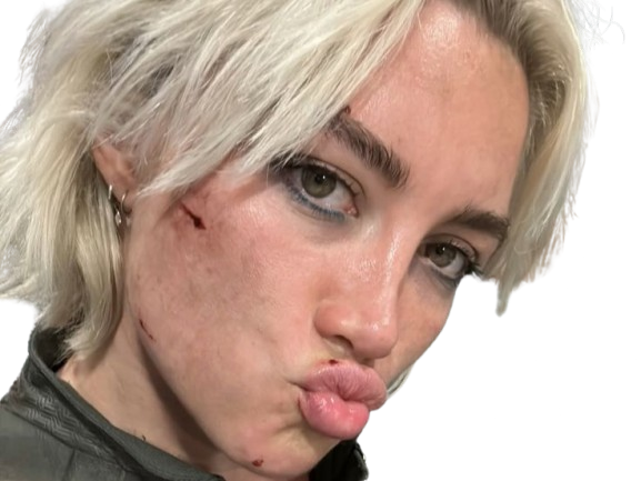 florence pugh yelena belova thunderbolts actrice britannique anglaise blonde cheveux courts yeux verts femme