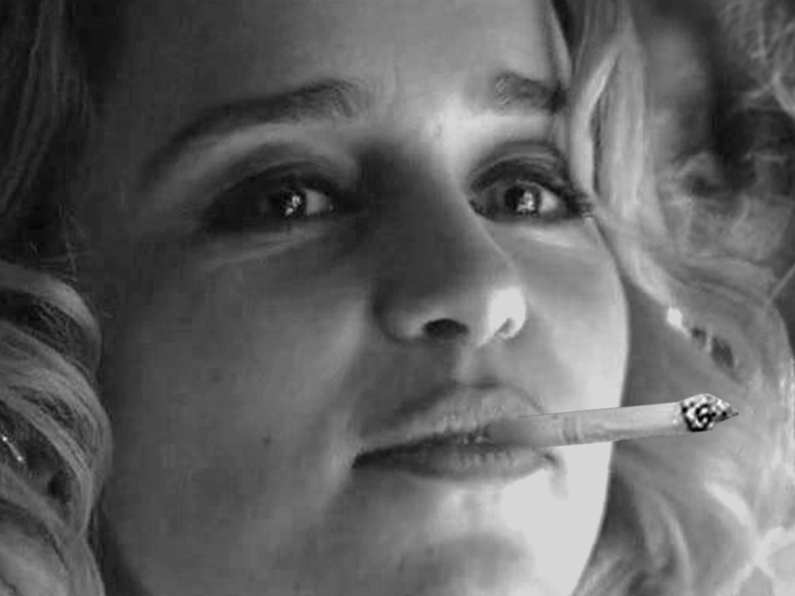 emilia clarke dany noir et blanc fume cigare chirac jacques actrice blonde isobel petite britannique