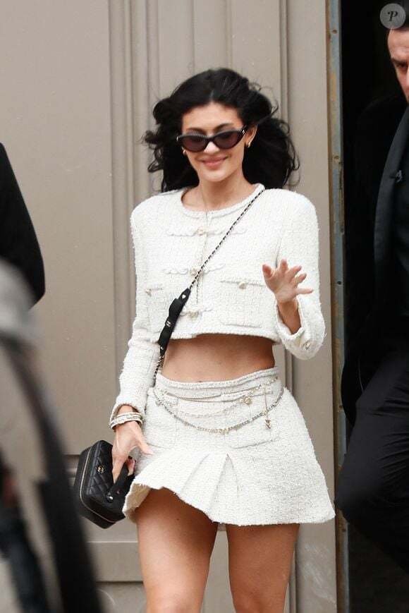 model femme kylie jenner mannequin cute instagram chanel mini jupe crop top