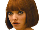 amanda-seyfried-sylvia-weiss-time-out-actrice-rousse-mi-long-cheveux-yeux-bleus-vingtaine-vingtenaire
