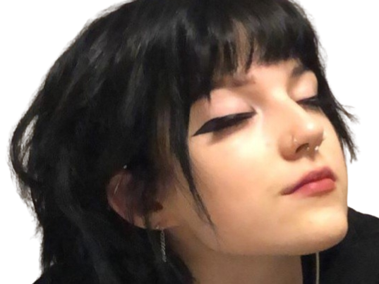 grunge gothique fille femme satisfaite calme apaisee yeux fermes alt dark emo maquillage trash knifos