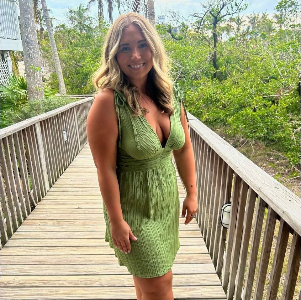 amat massif delice twerk falaina coconut round shake balena curv booty busty volupt breast tit