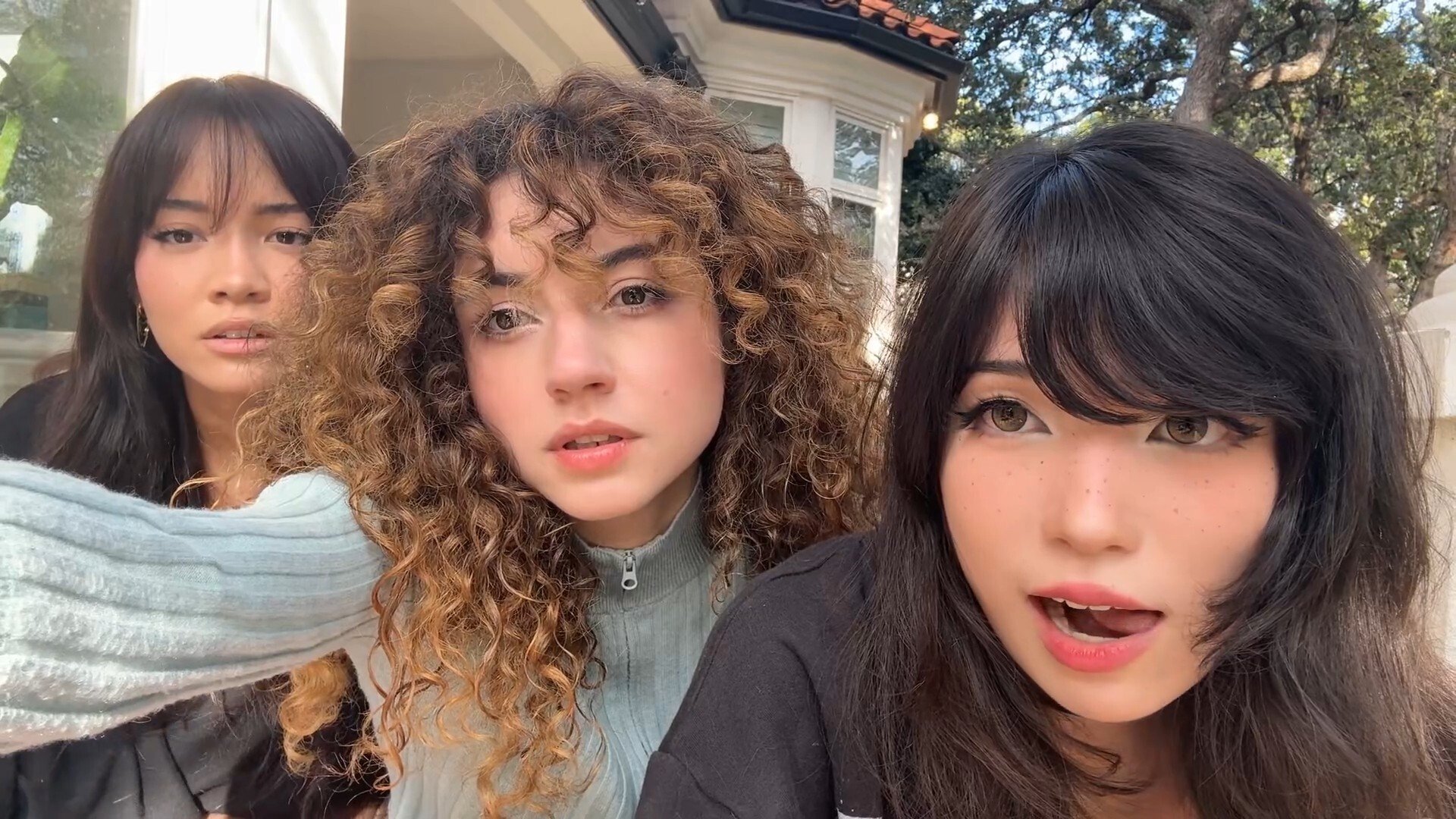 emiru nea joven yt tok influ cosp twi eld gam vid celeb people fame epop