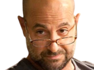stanley-tucci-acteur-americain-chauve-lunettes-barbe-vieux-bg