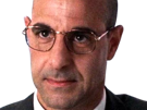 stanley-tucci-acteur-americain-chauve-lunettes-barbe-vieux-bg