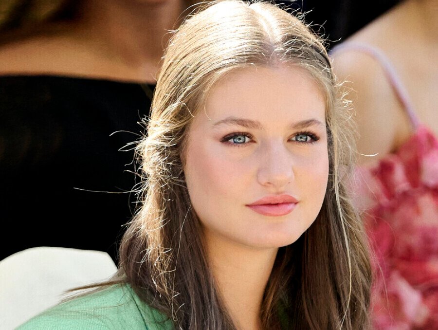 reine princesse leonor bourbon espagne fille teen cute brunette