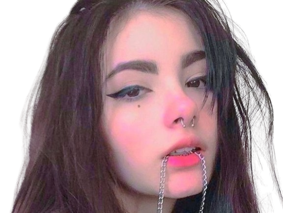 fille chaine grunge emo maquillage emotion love ressenti mord piercing meuf femme belle jolie knifos