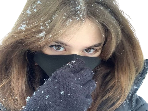 fille brune masque neige hiver femme meuf regard magnifique merveilleuse yeux bruns concentration froid knifos