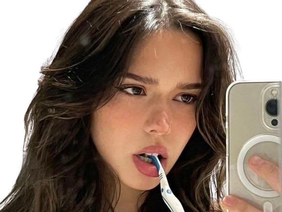 brosse a dents dent fille femme meuf photo telephone appareil selfie insta instagram jolie knifos