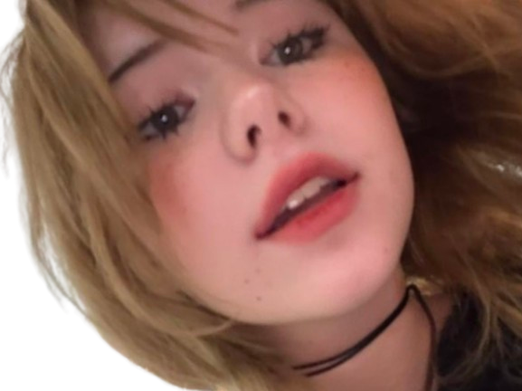 fille regarde den bas haut crache crachat vue aerienne blonde mignonne taille difference femme knifos