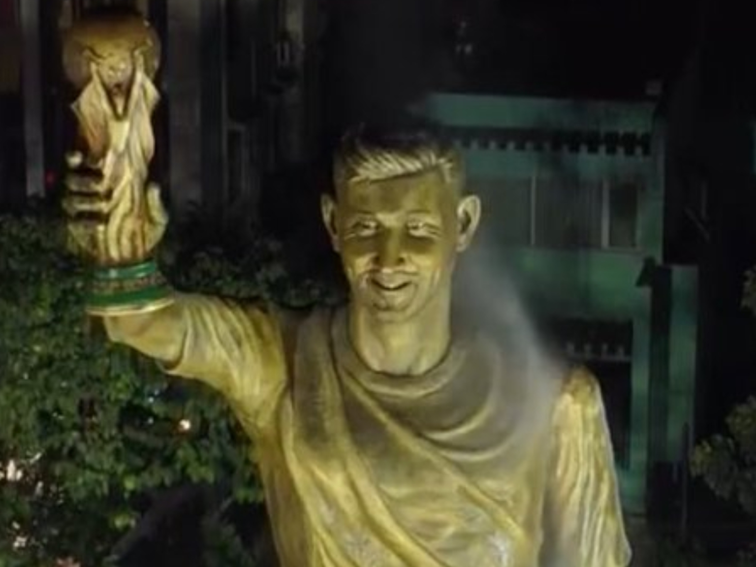 statue lionel leo messi inde eco