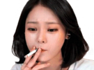 asiatique-coreenne-smoke-cigarette-fume-surprise