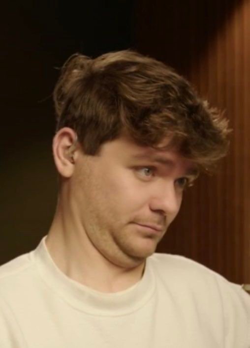 nick fuentes ahiyao ahi aya double menton machoire