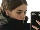 fille-manteau-photo-selfie-insta-instagram-doudoune-froid-veste-femme-meuf-telephone-iphone-photographie-knifos