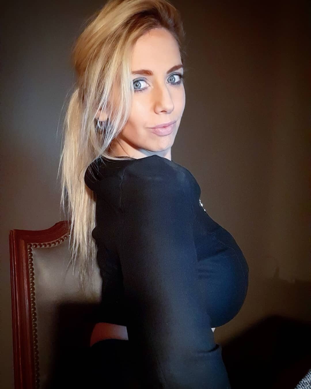 maria celeste ponce deputee argentine javier milei libertarien milf 10 bzez belle blonde politique 00000