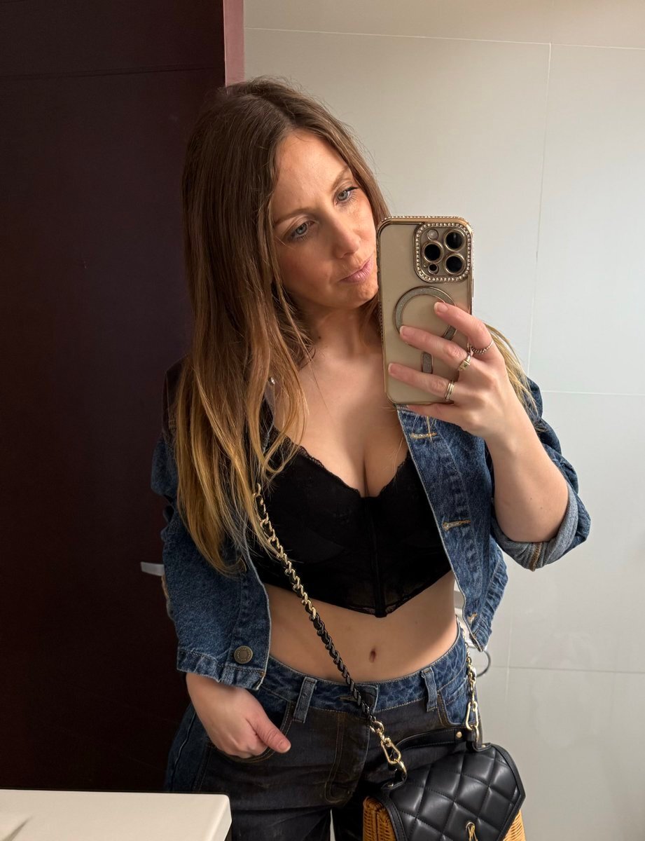 maria celeste ponce milei javier deputee argentine libertarien milf 10 bzez seins belle politique 00000