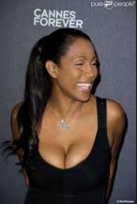 christine kelly face a info eric zemmour pascal praud cnews seins noire antilles antillaise 00000