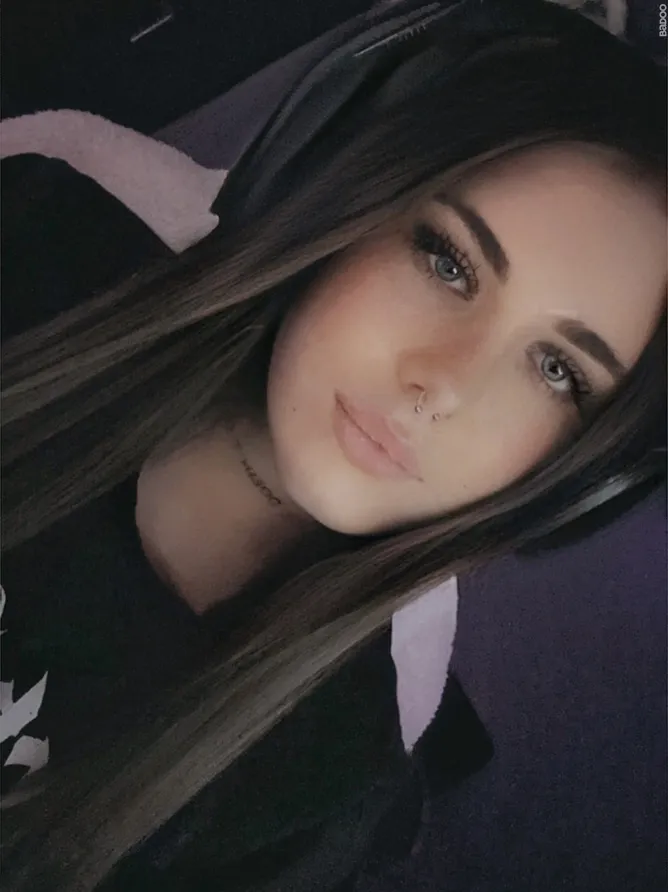 bzez teen obus lolo loche nene femme meuf fille meule