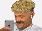 quoicoubeh-jeune-curly-poulet-iphone-cordon-bleu-degrade-airpod-blond