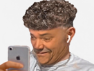 quoicoubeh-jeune-curly-poulet-iphone-cordon-bleu-degrade-airpod-sans-barbe