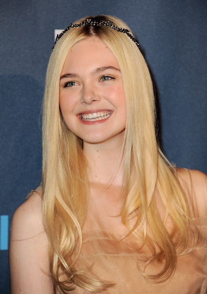 elle fann aurora walt hulu cath plain ginger actress nines babel slut celeb cine fame