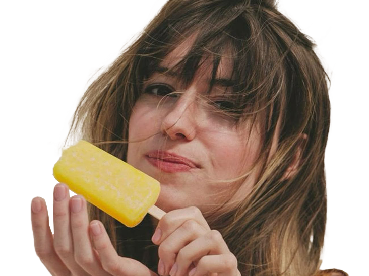 marianne sheridan normal people daisy edgar jones actrice britannique anglaise femme brune vingtaine cheveux libres