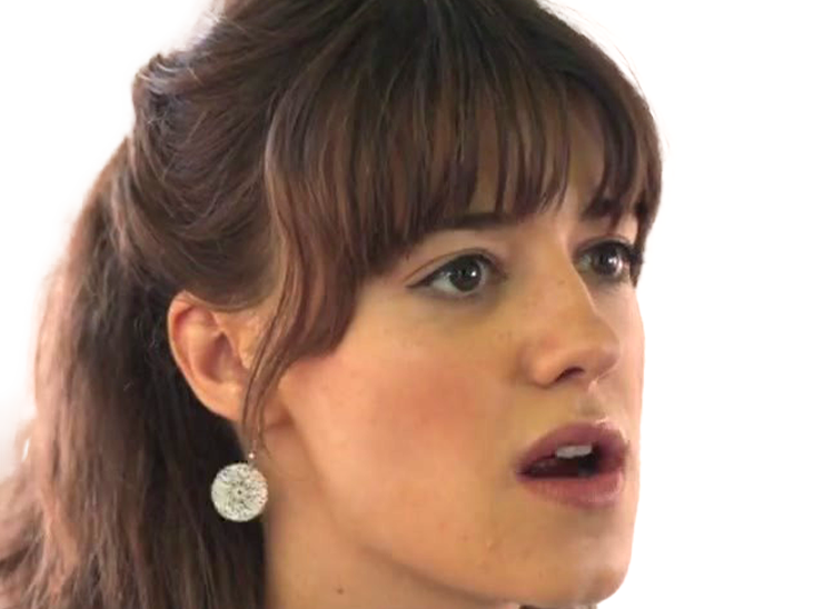 marianne sheridan normal people daisy edgar jones actrice britannique anglaise femme brune vingtaine cheveux libres