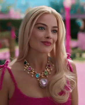 margot robbie harley string quinn pink lingerie barbie prey beauty delice wife bird nuts spit