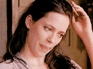 rebecca-hall-actrice-gif-lunettes-soleil-depitee