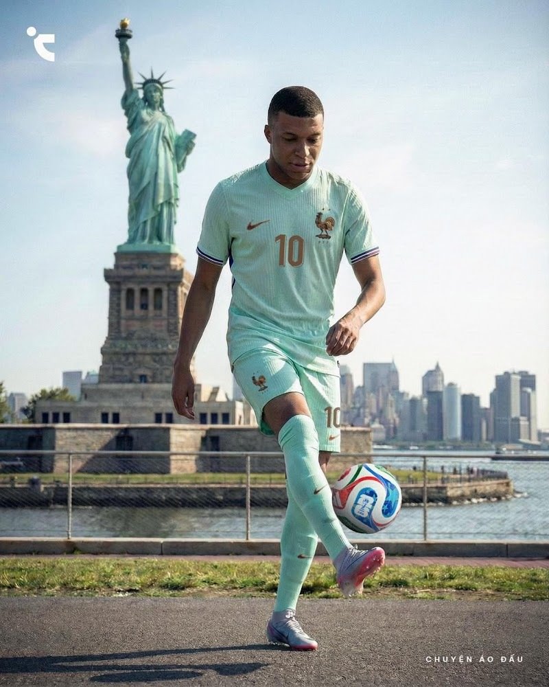 kylian mbappe maillot exterieur vert france 2026 new york statue liberte coupe du monde