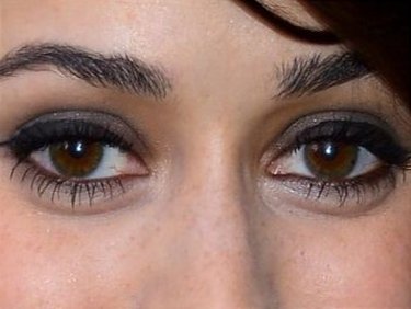 cristin milioti actrice femme brune grands yeux marron trentaine trentenaire black mirror