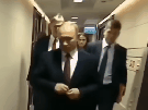 vladimir-poutine-demarche-marche-chad-politique-gif-president