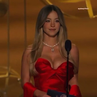 sydney sweeney syd busty breast tit trad beauty wife delice sublime eden once upon clem