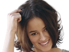alizee-jacotey-chanteuse-pop-francaise-annees-2000-musique-femme-jeune-vingtaine-vingtenaire-cheveux-bruns-yeux-marrons-lolita
