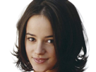 alizee-jacotey-chanteuse-pop-francaise-annees-2000-musique-femme-jeune-vingtaine-vingtenaire-cheveux-bruns-yeux-marrons-lolita