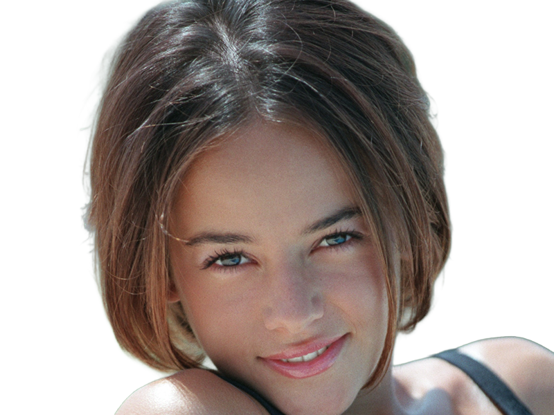 alizee jacotey chanteuse pop francaise annees-2000 musique femme jeune vingtaine vingtenaire cheveux-bruns yeux-marrons lolita