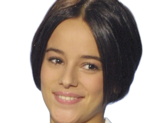 alizee jacotey chanteuse pop francaise annees-2000 musique femme jeune vingtaine vingtenaire cheveux-bruns yeux-marrons lolita