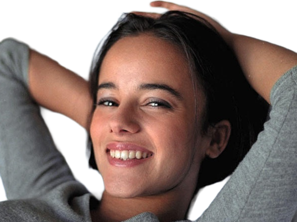 alizee jacotey chanteuse pop francaise annees-2000 musique femme jeune vingtaine vingtenaire cheveux-bruns yeux-marrons lolita