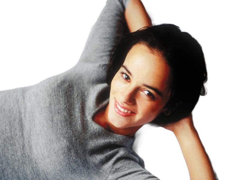 alizee jacotey chanteuse pop francaise annees-2000 musique femme jeune vingtaine vingtenaire cheveux-bruns yeux-marrons lolita