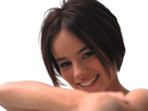 alizee-jacotey-chanteuse-pop-francaise-annees-2000-musique-femme-jeune-vingtaine-vingtenaire-cheveux-bruns-yeux-marrons-lolita