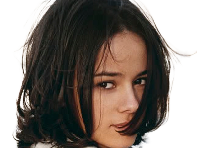 alizee jacotey chanteuse pop francaise annees-2000 musique femme jeune vingtaine vingtenaire cheveux-bruns yeux-marrons lolita
