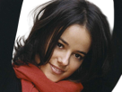 alizee-jacotey-chanteuse-pop-francaise-annees-2000-musique-femme-jeune-vingtaine-vingtenaire-cheveux-bruns-yeux-marrons-lolita