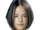 alizee-jacotey-chanteuse-pop-francaise-annees-2000-musique-femme-jeune-vingtaine-vingtenaire-cheveux-bruns-yeux-marrons-lolita