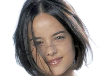 alizee jacotey chanteuse pop francaise annees-2000 musique femme jeune vingtaine vingtenaire cheveux-bruns yeux-marrons lolita