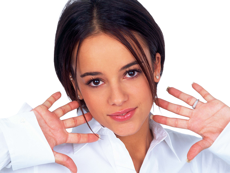 alizee jacotey chanteuse pop francaise annees-2000 musique femme jeune vingtaine vingtenaire cheveux-bruns yeux-marrons lolita