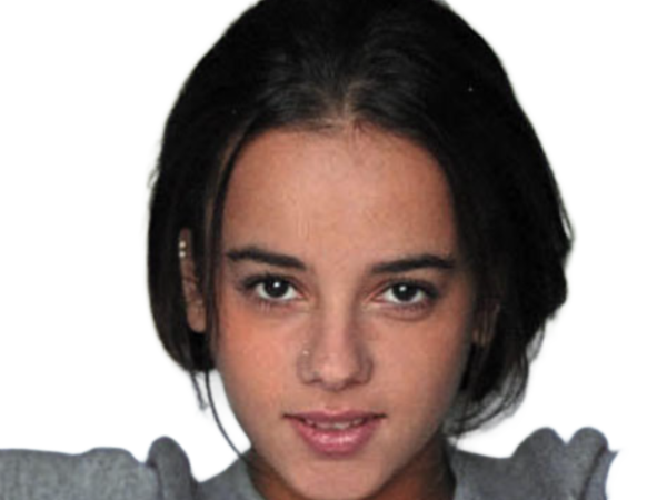 alizee jacotey chanteuse pop francaise annees-2000 musique femme jeune vingtaine vingtenaire cheveux-bruns yeux-marrons lolita