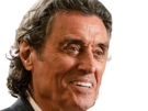 ian-mcshane-acteur-britannique-anglais-homme-brun-yeux-bleus-vieux-charisme-soixantaine-soixantenaire-2020-2020s